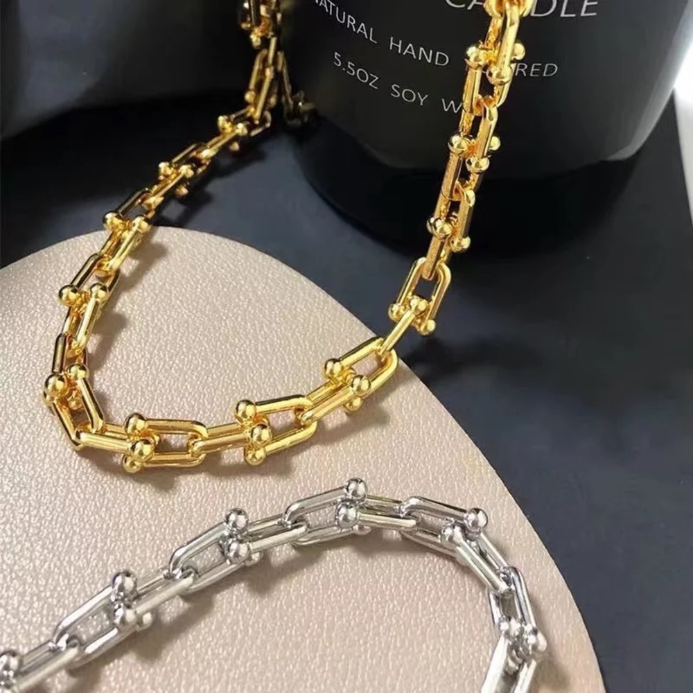 Zara Gold Horseshoe Link Chain Trend Yellow Gold Adjustable Chain Necklace - Picture 6 of 16